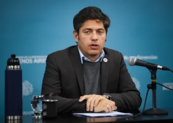 Kicillof se distanció de la funcionaria detenida e instó a corregir información errónea