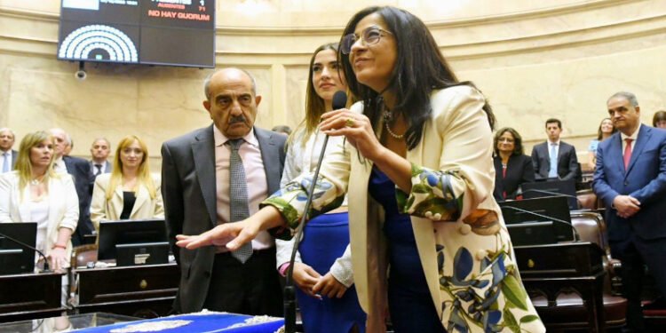 La senadora Carolina Moisés se asegura el sello del PJ de Jujuy tras un intenso conflicto interno