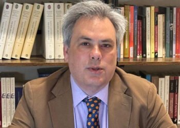 El economista que cenó con Milei se pronuncia sobre el cierre de pymes: “Es doloroso, pero no se puede frenar la economía por eso”