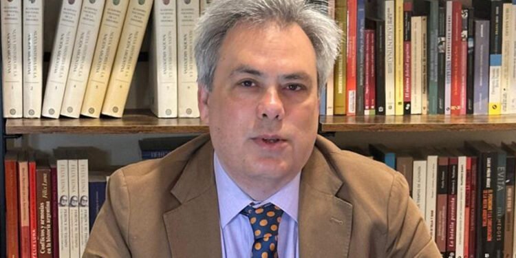 El economista que cenó con Milei se pronuncia sobre el cierre de pymes: “Es doloroso, pero no se puede frenar la economía por eso”
