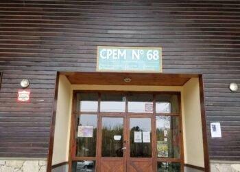 Neuquén: una alumna agredió a la vicedirectora tras ser sorprendida fumando marihuana en el baño