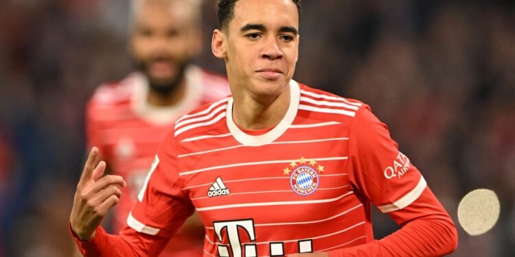 Jamal Musiala se pronuncia por primera vez tras desmayarse en dos partidos consecutivos y detalla su estado de salud: “Se debe a una disfunción neurológica”