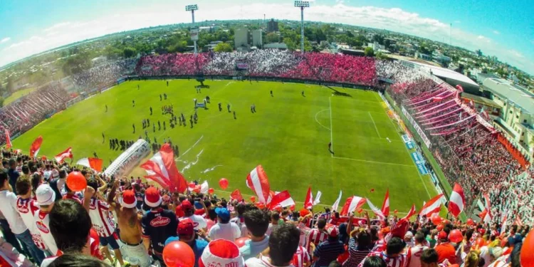 Unión se enfrenta a Lanús por el Torneo Clausura 2026: horarios, alineaciones y opciones de transmisión