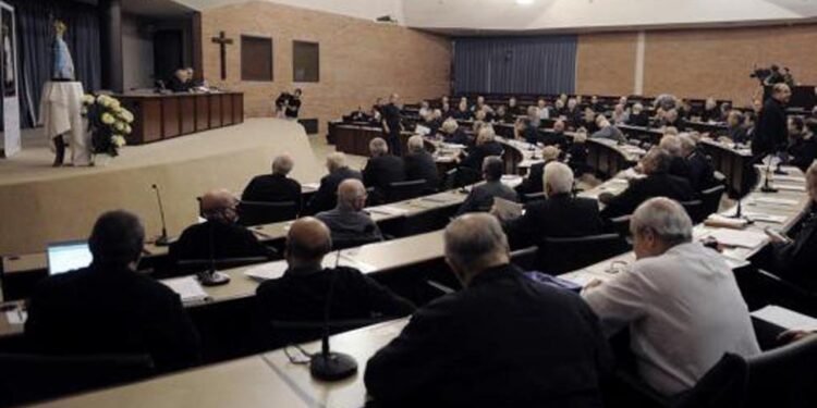 La Iglesia advierte al Gobierno sobre el impacto del endeudamiento en las familias