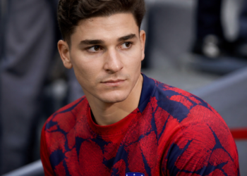 Julián Álvarez se prepara para su oportunidad en el Atlético de Madrid tras el cierre del mercado