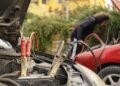 Los expertos en mecánica advierten: “Los baches afectan la electrónica del auto”