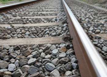 Descubriendo el balasto: el componente esencial de las vías del tren