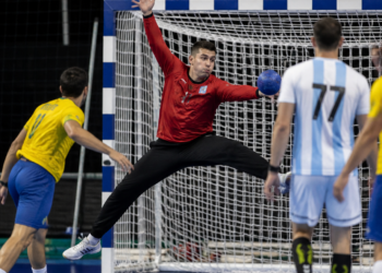 Argentina logra un ajustado triunfo 18-17 sobre Brasil en handball durante los Juegos Suramericanos
