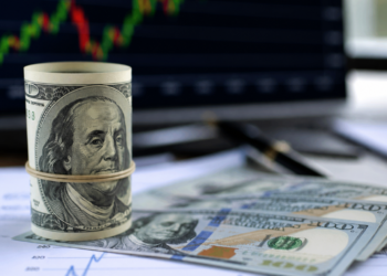 El dólar se eleva por tercer día consecutivo, pero permanece un 25% debajo del límite de la banda cambiaria