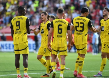 Los jugadores del Borussia Dortmund evitaron ducharse tras un partido en Azerbaiyán por riesgo de Legionella