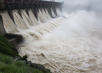 Apertura de compuertas en Itaipú y Yacyretá genera preocupación por el río Paraná