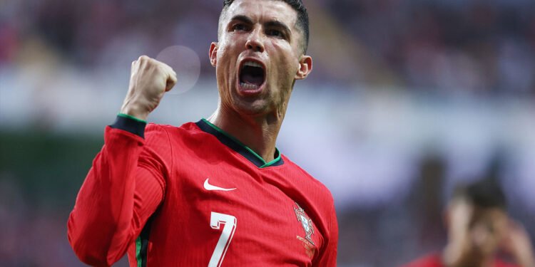 Cristiano Ronaldo responde a críticas de periodista con un comentario hiriente