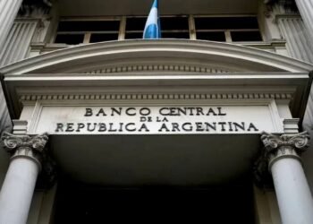 Ante un récord de mora, el Gobierno implementará cinco medidas para fomentar el crédito en pesos
