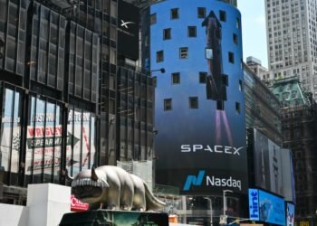 Por qué las acciones de SpaceX experimentaron un aumento del 10% y las proyecciones de los analistas