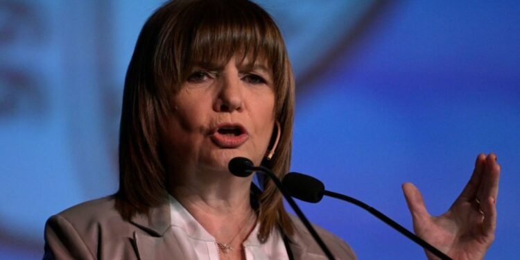 Patricia Bullrich intensifica las especulaciones sobre su candidatura con un nuevo video musical