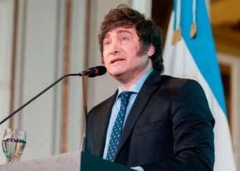 El Gobierno enfrenta tensiones internas por el proyecto Malvinas y acelera la búsqueda de un dictamen para el martes