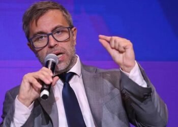 El secretario de Finanzas afirmó que la economía se fortalecerá hacia 2027 y descartó fluctuaciones cambiarias